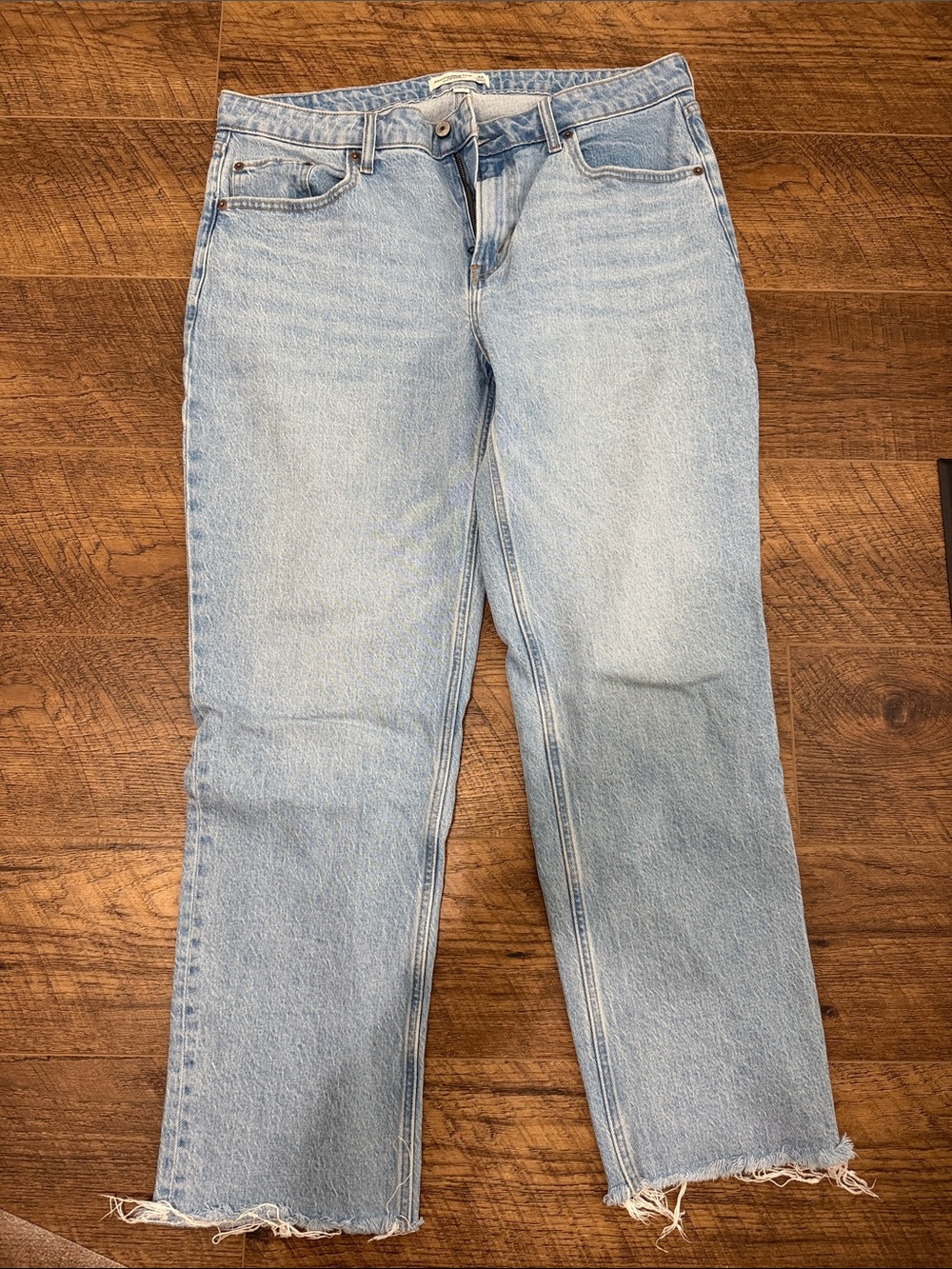 Abercrombie & Fitch Light Wash Mid Rise 90's Straight